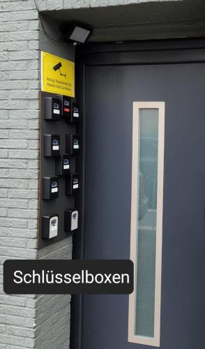 Eva's Hostel - Self Check-In & Only Private Rooms 4