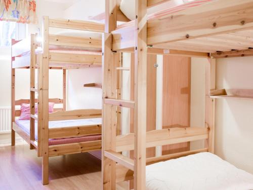 4 bunk beds