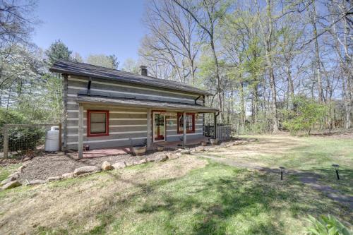 Restored Candler Log Cabin about 11 Mi to Asheville!