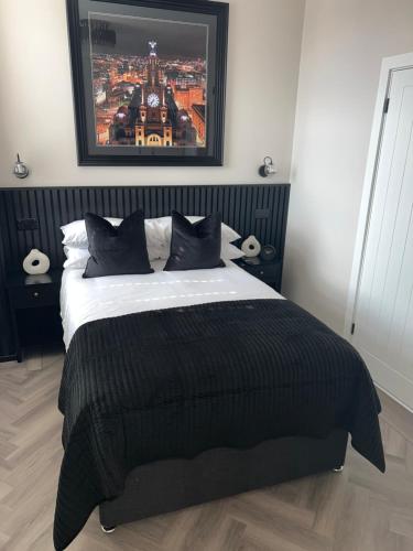 128 Anfield Road Room Type - Deluxe Queen Room