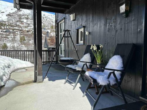 Lovise Mountain Apartment in Stranda