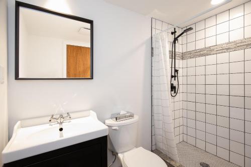 Fitzsimmons C - Private Sauna, Located in the Heart of Whistler Village in Whistler, Canada