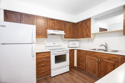 Fitzsimmons B - Private Sauna, Located in the Heart of Whistler Village in Whistler, Canada