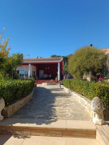 Chalet con piscina en Liria