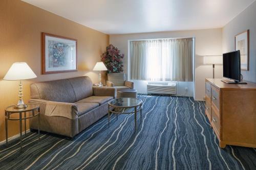 Ramada by Wyndham Costa Mesa/Newport Beach