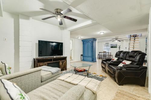 Peaceful Hideaway House in Galveston, USA