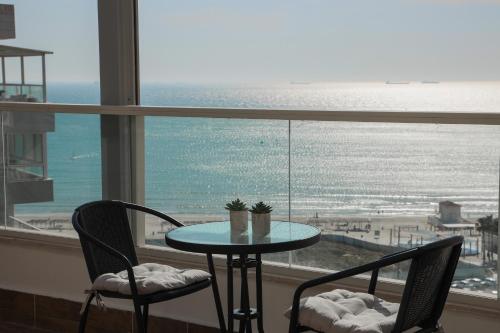 Top penthouse view akko