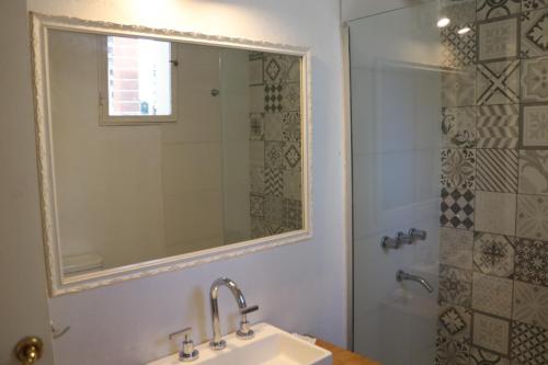 One-Bedroom Apartment image 7
