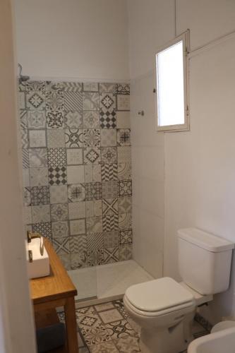 One-Bedroom Apartment image 9