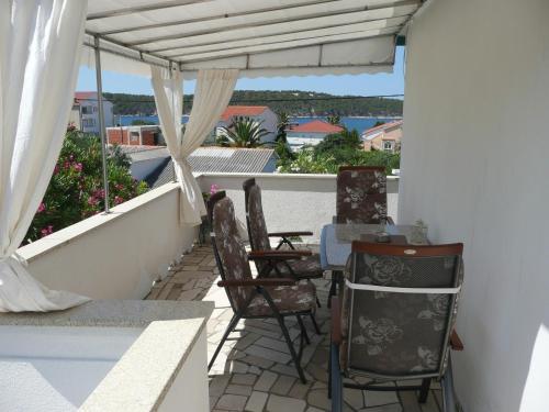 ระเบียง/ชานเรือน, Apartments by the sea Barbat, Rab - 21169 in บาร์บัต