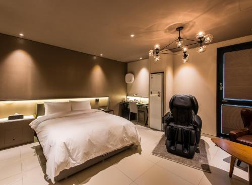 ホテル スタンダールSpecial Offer_Superior Double Plus Room with Cube Chicken Salad & 300 ml of draft beers for 2