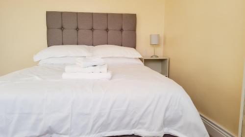 Room in Guest room - Newly Built Private Ensuite In Dudley Westmidlands