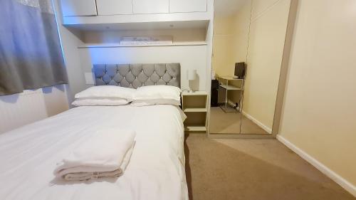 Room in Guest room - Newly Built Private Ensuite In Dudley Westmidlands