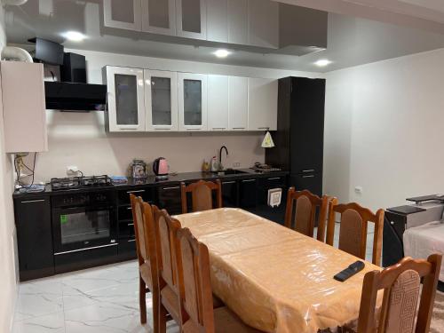 廚房, Приватна садиба GREEN HOUSE in 米茲希利亞