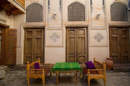 Emir – Bukhara, LA
