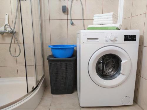 One Bedroom Apartment with Balcony image 7