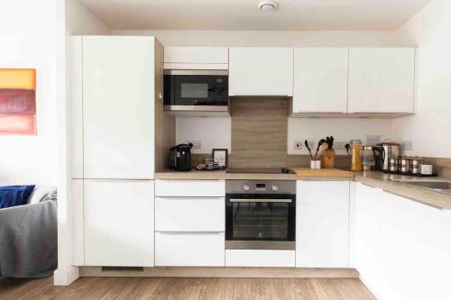 Picture of Spacious 2 Bed Apartment In Central Location