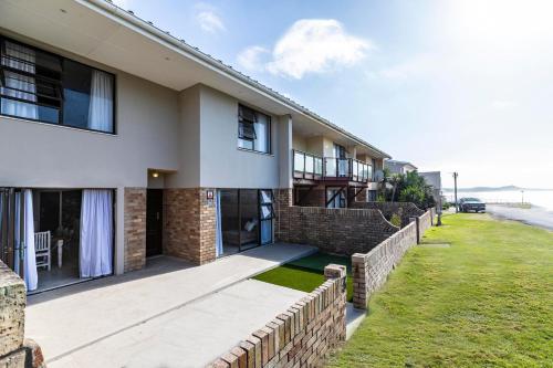 Villa 3, East London