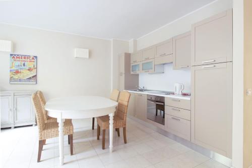 Adriano Residence - image 14