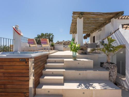Castiglione luxury beachfront duplex penthouse - Tap to explore photos