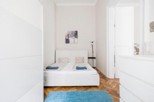 Elisabeth 52 Apartment - image 5
