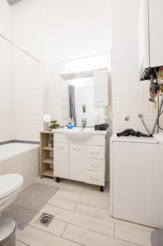 Elisabeth 52 Apartment - image 10