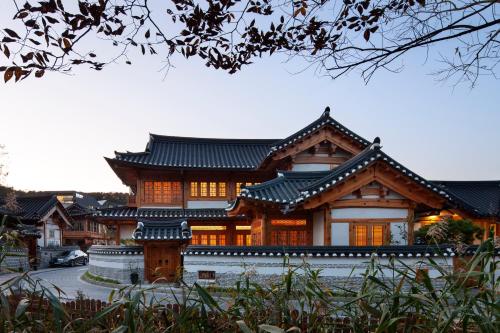 IRIRU Luxury Hanok Stay - Eunpyung Hanok village - 객실 전경