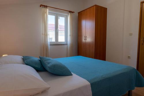 One-Bedroom Apartment image 10