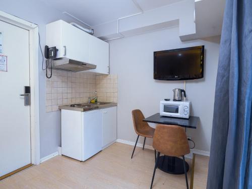 Central City Apartments - image 2