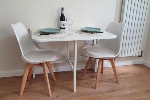 บริการและสิ่งอำนวยความสะดวก, Self-contained annex with private entrance, double bed, kitchen, bathroom, free car park - Near Camb in ซอว์สตัน