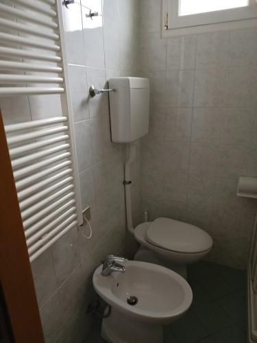 One-Bedroom Apartment image 3