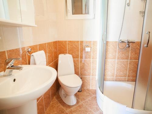 Daria Apartments - image 8