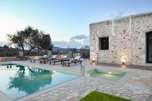 Heliopetra Lux Villa with private Pool