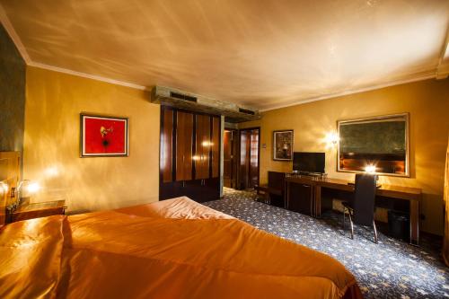 room detail thumbnail 0