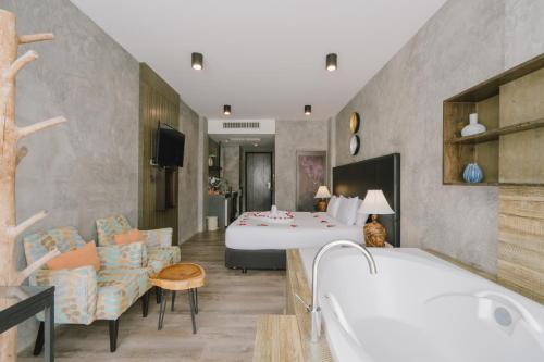 room detail thumbnail 0