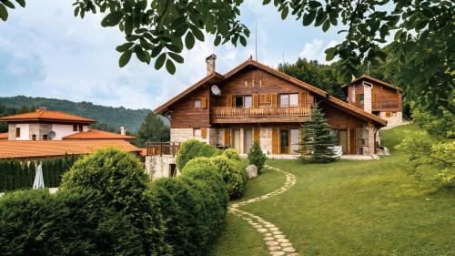 Dārzs, Chalet Balkan in Kravenika