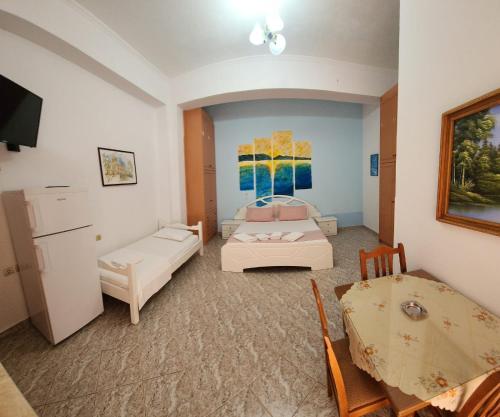 Triple Room with Sea View image 1