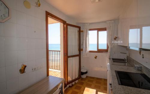 Apartment with Sea View image 10