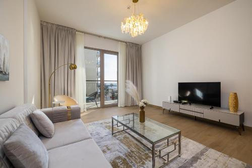 Apartment with Partial Sea View in La Mer - image 2