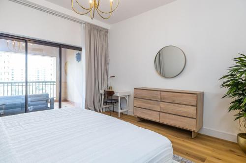 Apartment in Golden Mile Palm Jumeirah - image 11
