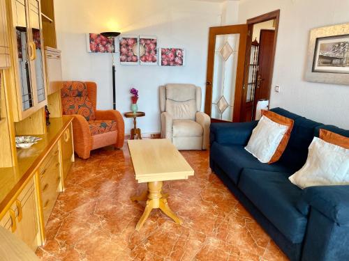 One-Bedroom Apartment image 4