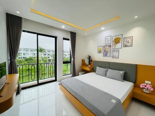 Bon's Homestay - NGUYÊN CĂN 3 phòng ngủ - Hai mặt tiền - Bãi đỗ xe có mái che miễn phí, Hue