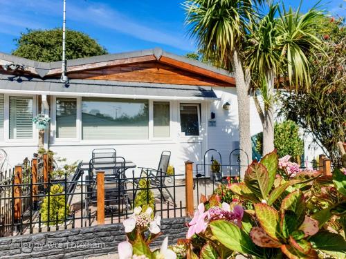 Lucy Lou, charming holiday bungalow in Devon