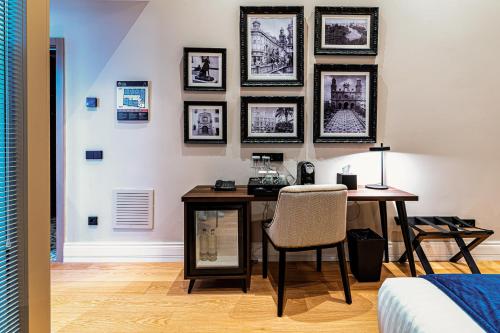 Double Room image 7
