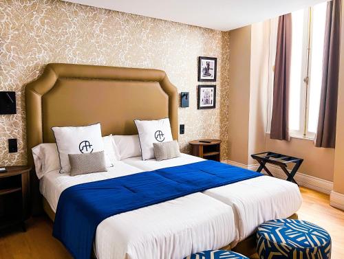 Double Room image 6