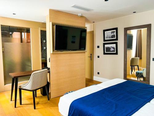 Double Room image 4