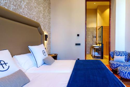 Deluxe Room image 4