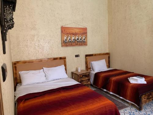 1 double bed, 1 twin bed