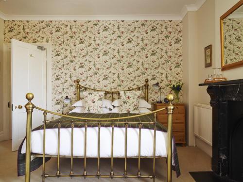 Swan Hill House