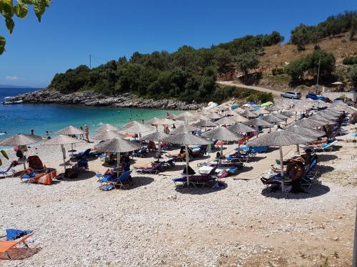 Strand, Amarandos Villas in Marantochori